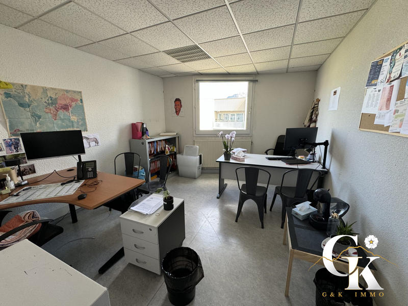 Bureau - 458 m²