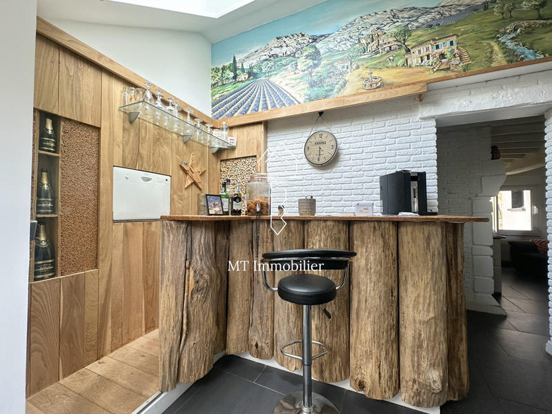 Maison - 205 m² - 4 pièces