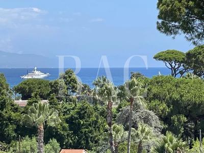 Villa - 320 m² - 8 pièces