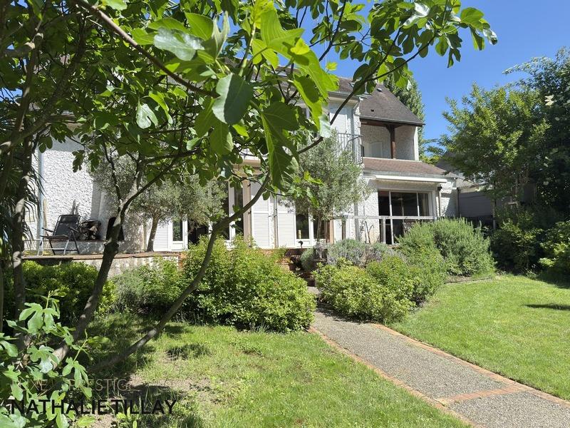 Maison - 243 m² - 7 pièces