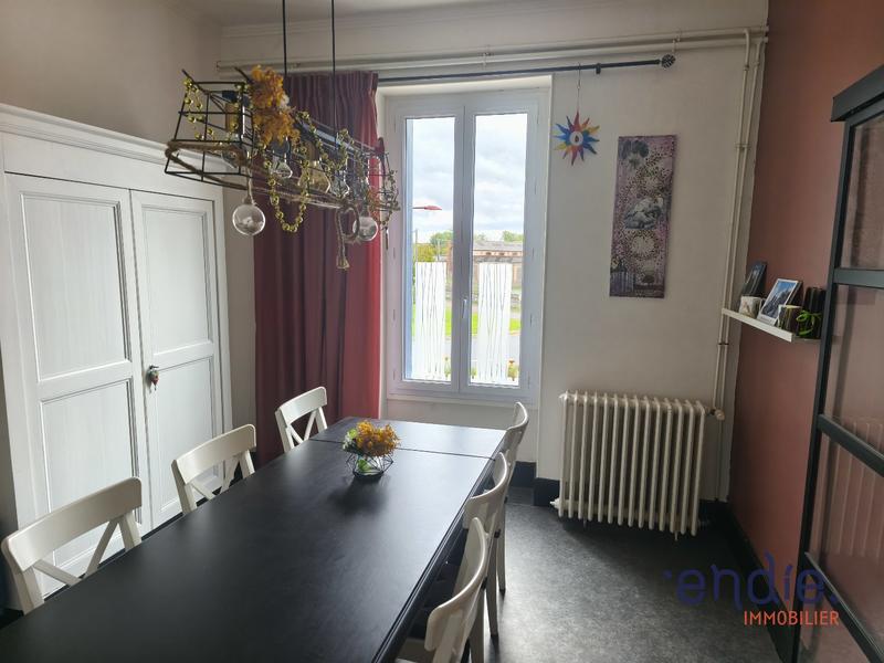 Maison - 245 m² - 12 pièces