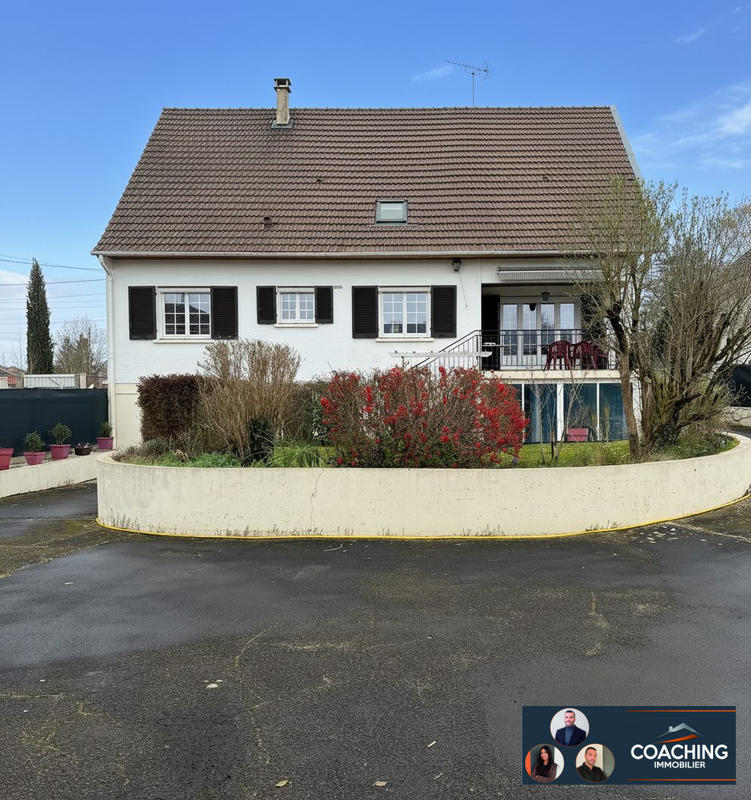 Maison - 217 m² - 8 pièces