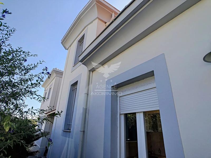 Maison - 320 m² - 9 pièces