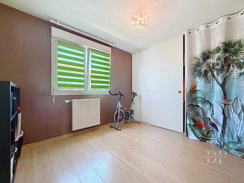 Appartement - 90 m² - 4 pièces