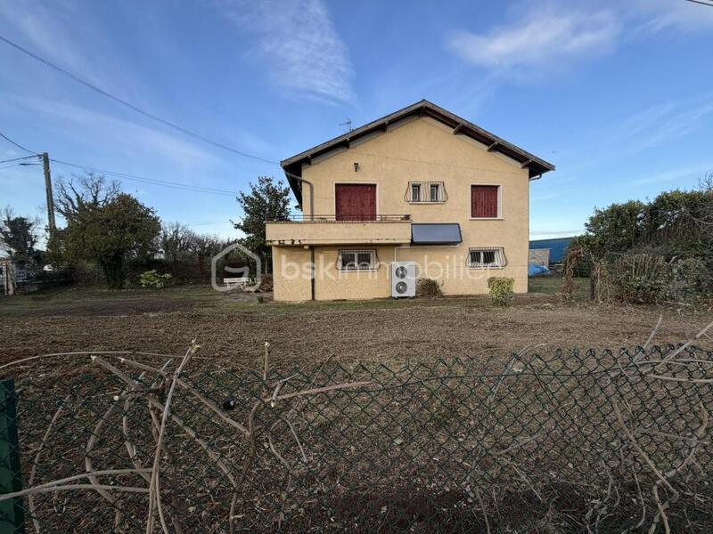 Maison - 90 m² - 5 pièces