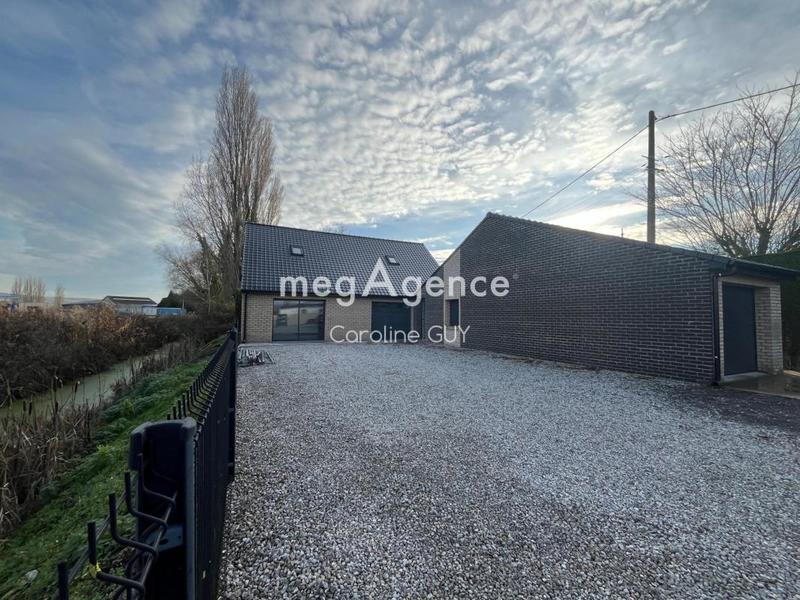 Maison - 99 m² - 4 pièces