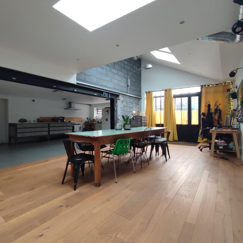 Loft - 251 m² - 5 pièces