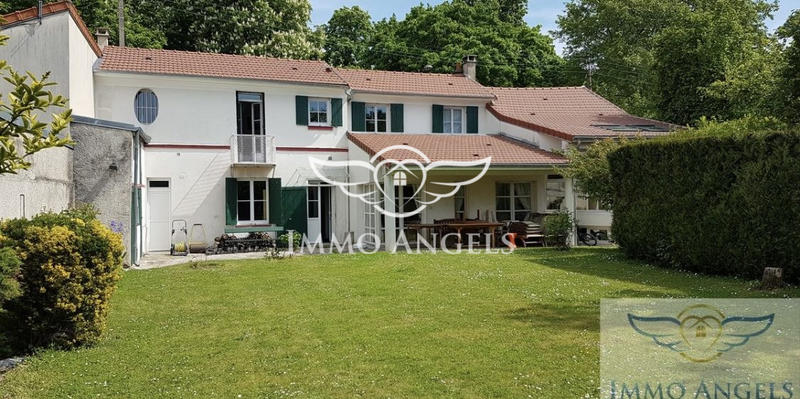 Maison traditionnelle - 175 m² - 6 pièces