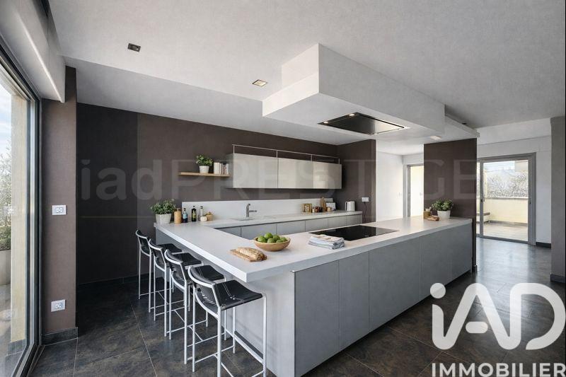 Duplex - 215 m² - 6 pièces