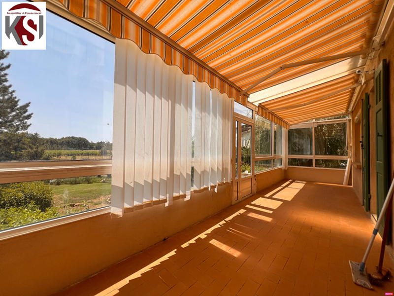 Maison - 214 m² - 8 pièces