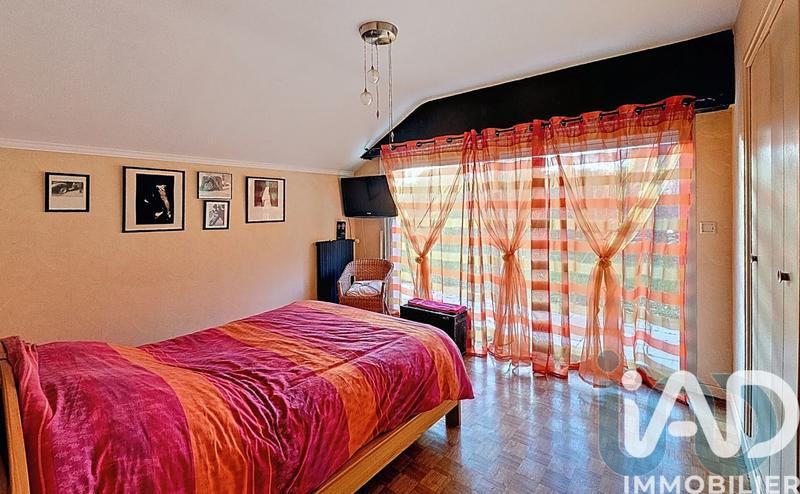 Maison - 200 m² - 9 pièces