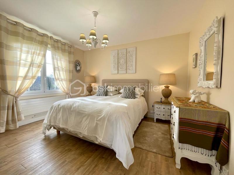 Maison - 671 m² - 20 pièces