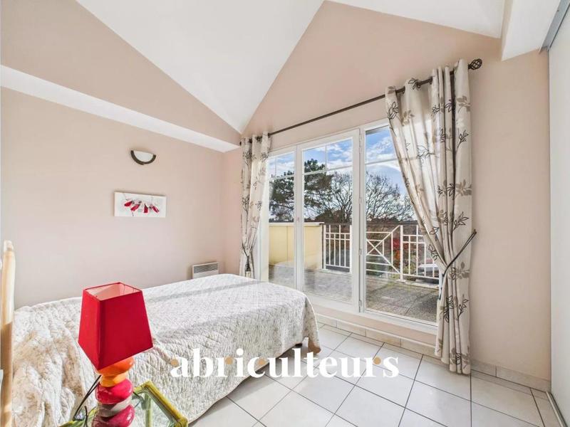 Appartement - 90 m² - 4 pièces