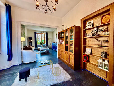 Maison - 290 m² - 12 pièces