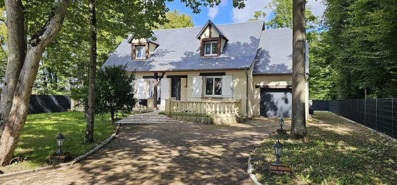 Maison - 141 m² - 8 pièces