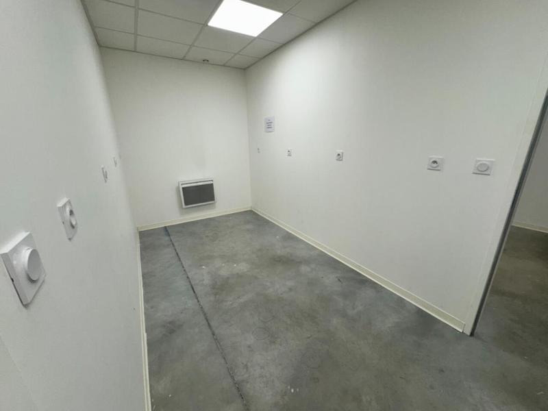 Local commercial - 167 m² - 1 pièce