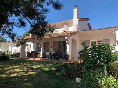 Maison - 185 m² - 6 pièces