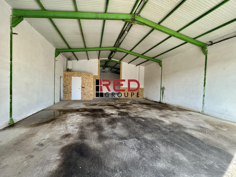 Entrepôt - 150 m²