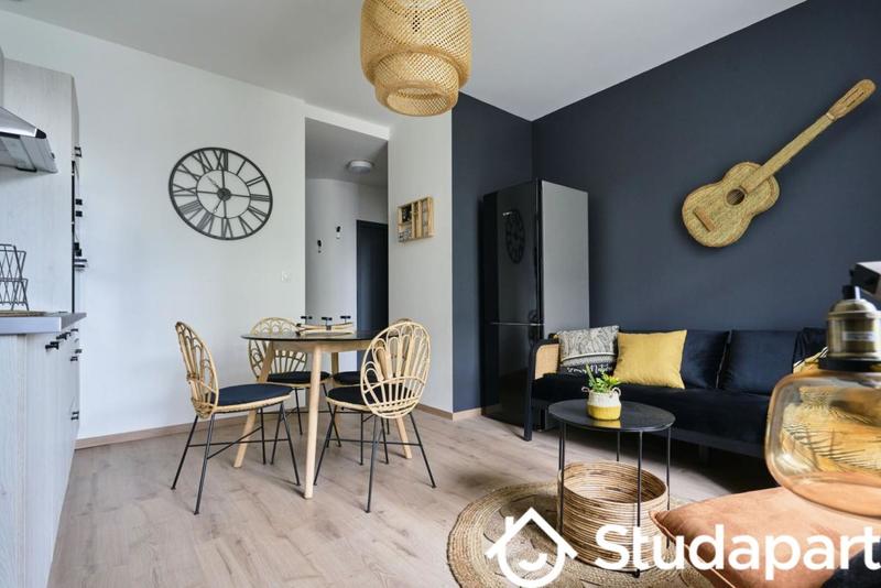 Chambre - 10 m² - 1 pièce