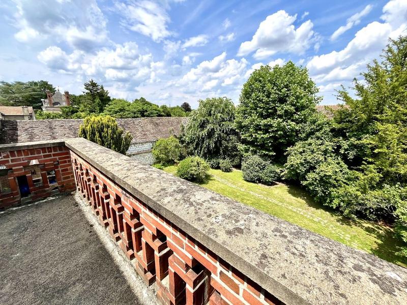 Maison de maîtres - 267 m² - 11 pièces