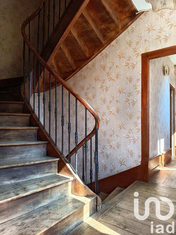 Maison - 202 m² - 7 pièces