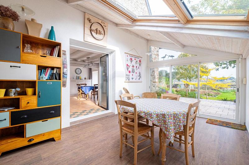 Maison - 180 m² - 9 pièces