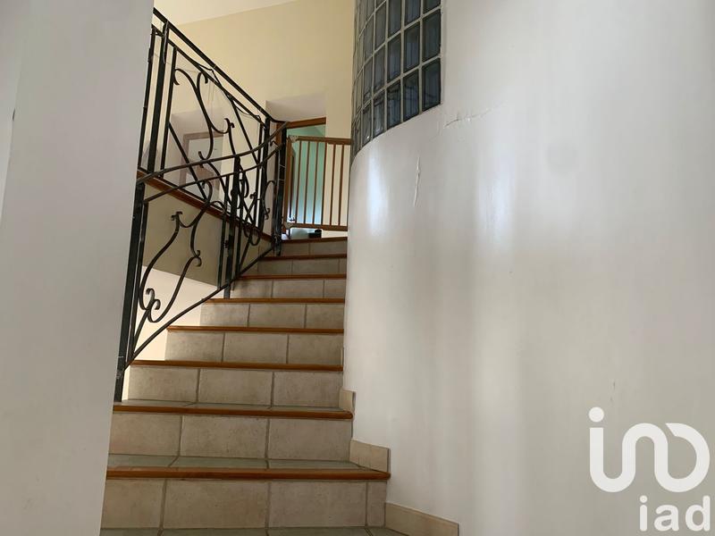 Maison - 214 m² - 6 pièces