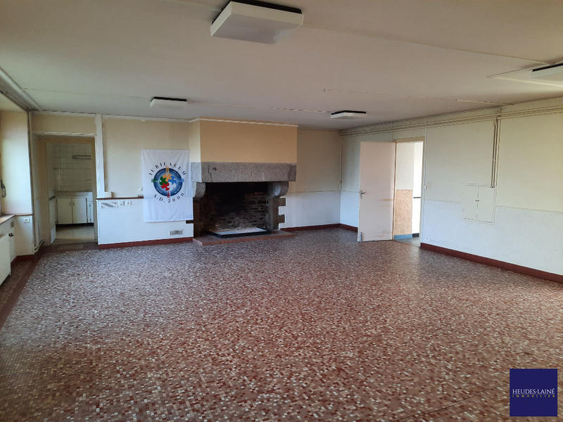 Maison - 2 260 m² - 65 pièces