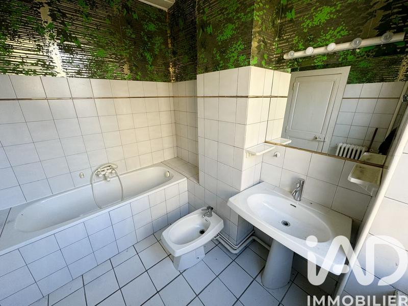 Maison - 180 m² - 7 pièces