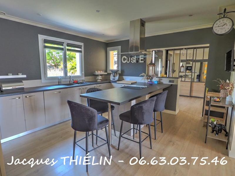 Maison - 295 m² - 12 pièces