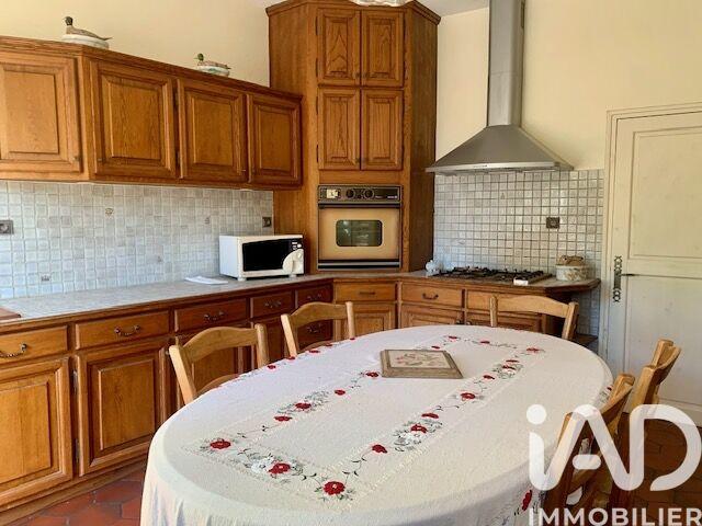 Maison - 220 m² - 6 pièces