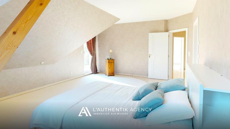 Villa - 366 m² - 8 pièces