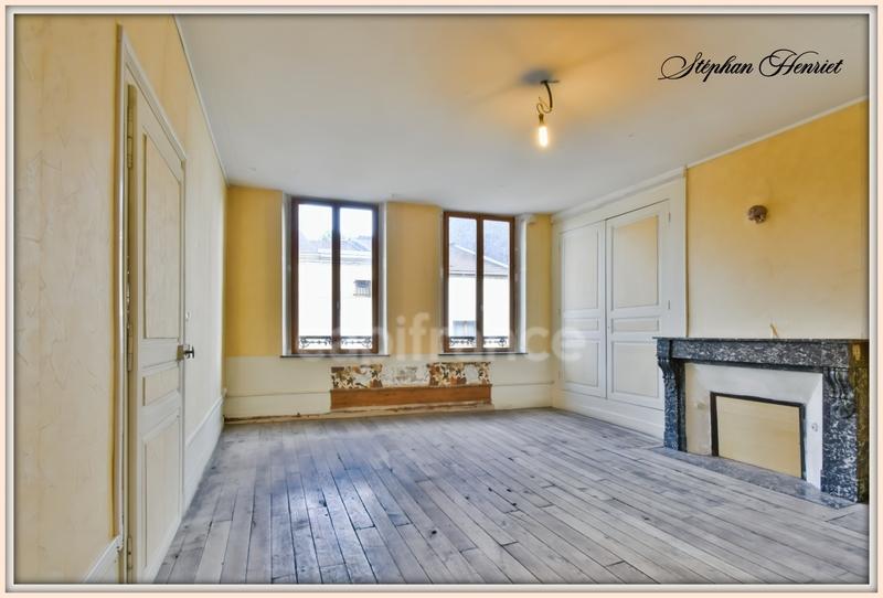 Maison - 311 m² - 11 pièces