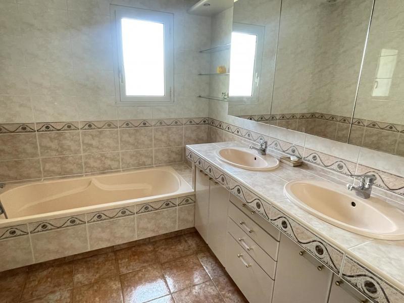 Maison - 133 m² - 6 pièces