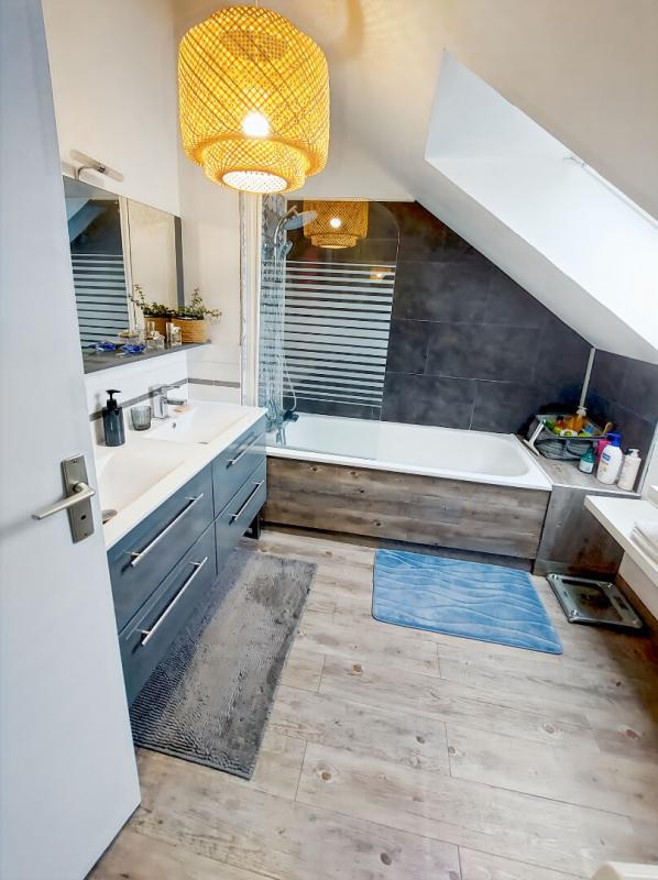 Maison - 98 m² - 6 pièces