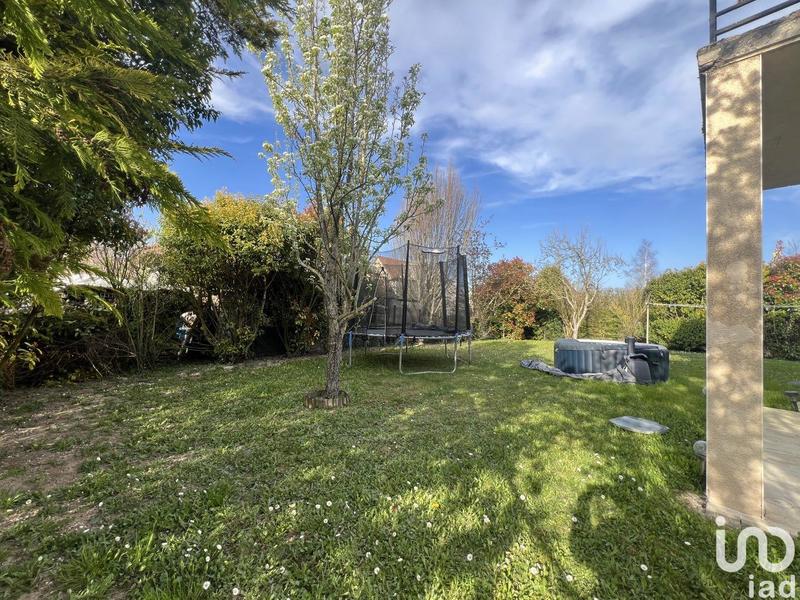 Maison - 230 m² - 9 pièces