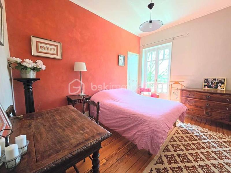 Maison - 387 m² - 10 pièces