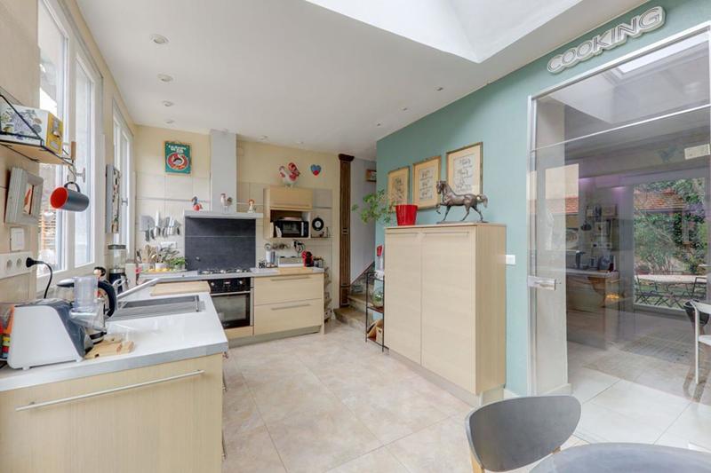 Maison - 214 m² - 5 pièces