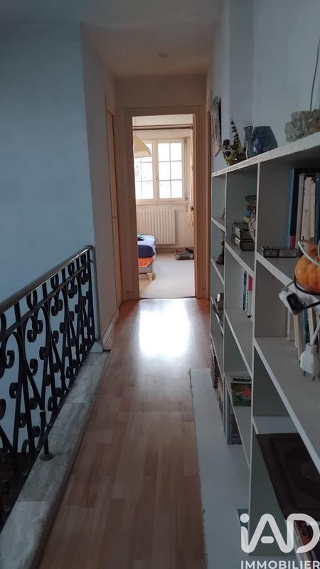 Maison - 220 m² - 9 pièces