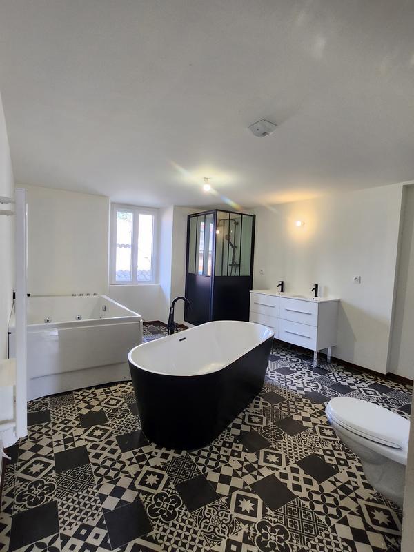 Maison - 320 m² - 10 pièces