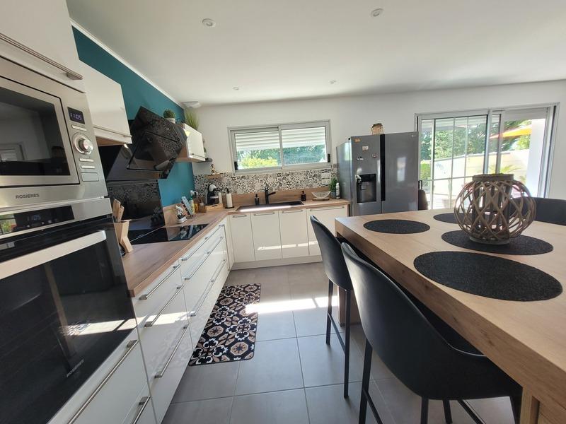 Maison - 90 m² - 5 pièces