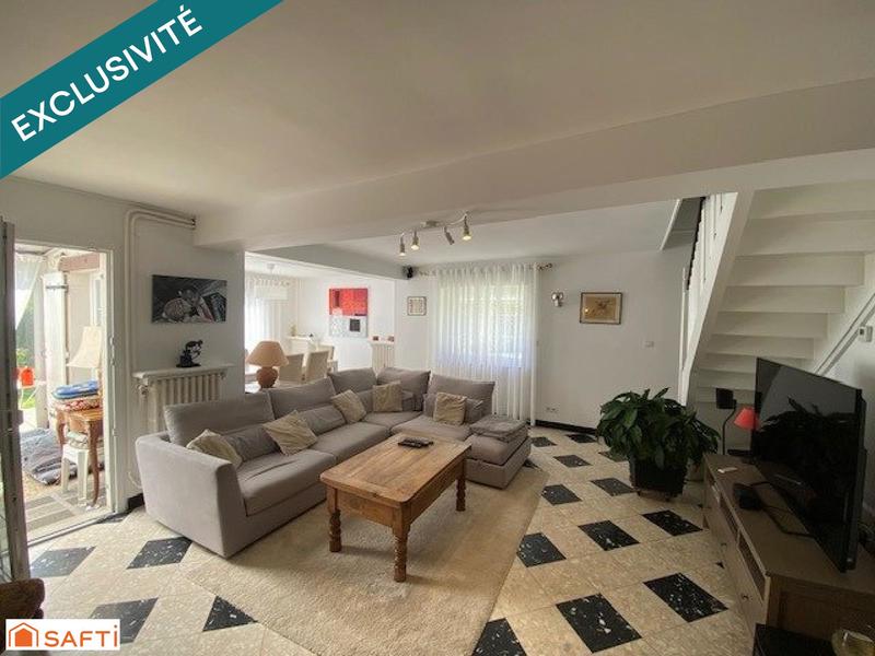 Maison - 275 m² - 8 pièces