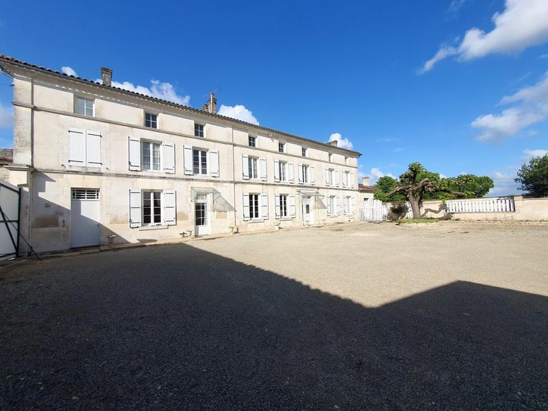 Maison ancienne - 180 m² - 7 pièces