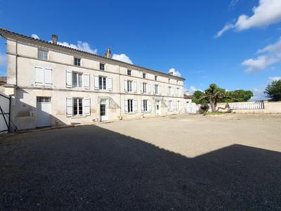 Maison ancienne - 180 m² - 7 pièces