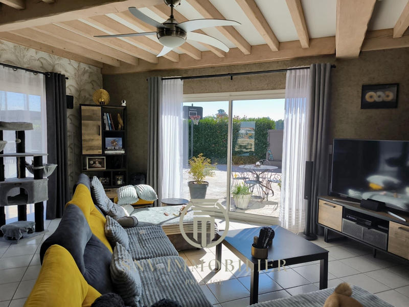 Maison - 239 m² - 9 pièces