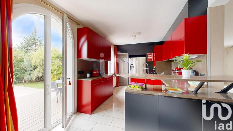 Maison - 280 m² - 8 pièces