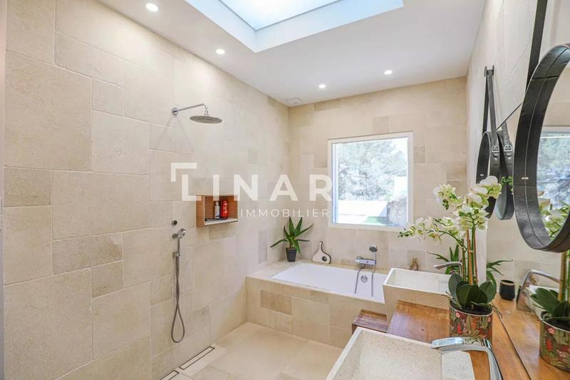 Maison - 280 m² - 4 pièces