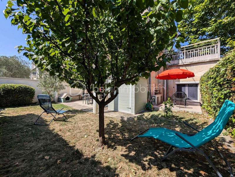 Loft - 95 m² - 4 pièces