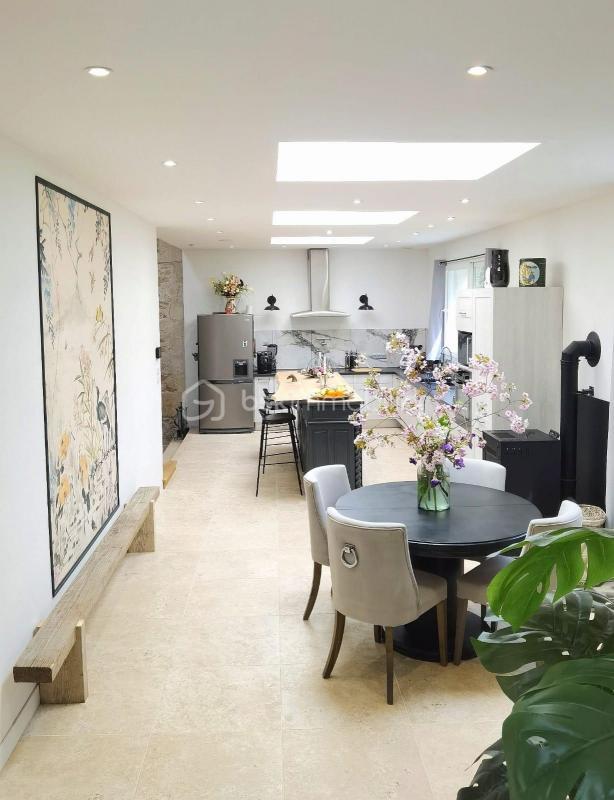 Maison en pierre - 215 m² - 5 pièces