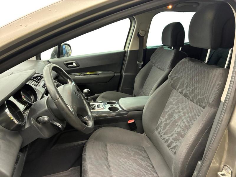 Peugeot 3008 1.6 HDi 115ch Fap Allure